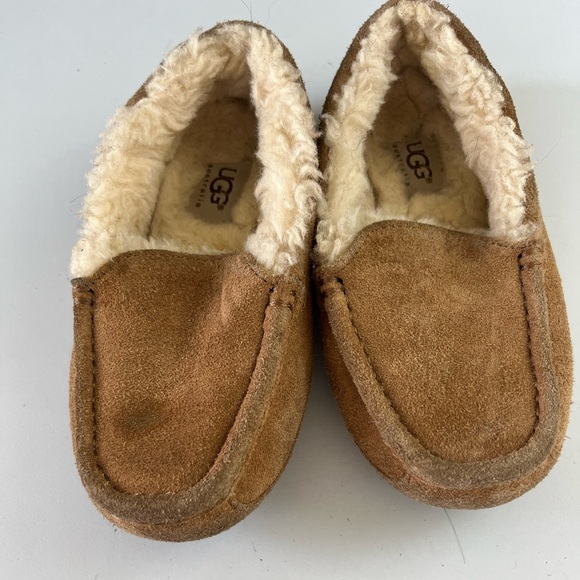 Ugg slippers - Picture 4 of 9